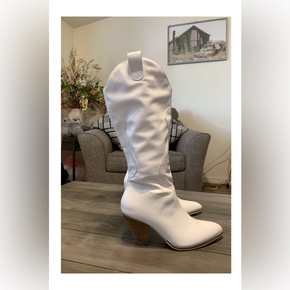 Oasis Society Cowgirl Boots, Size 8